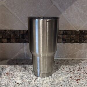 Yeti Silver Accent Cylinder